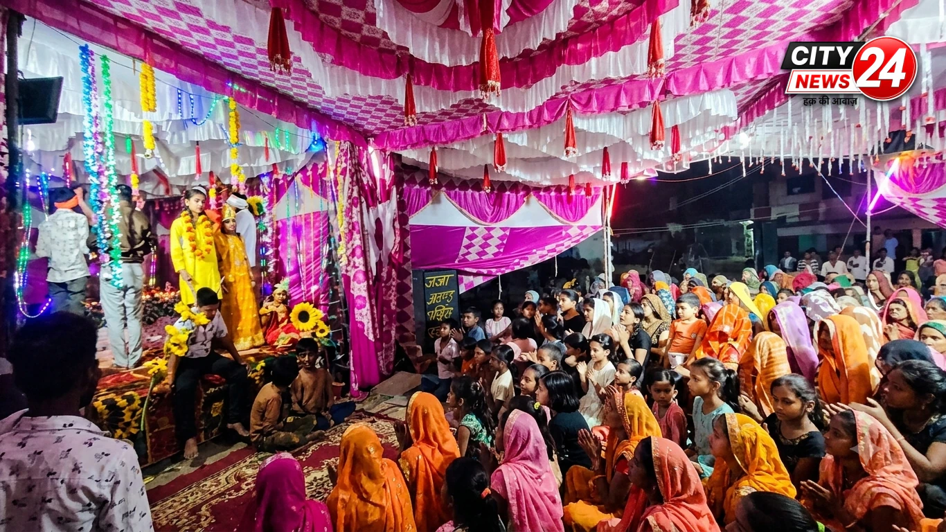 भिंड / खुजा में बिराजे गणपति बप्पा की द्वितीय झांकी पर उमड़ा जन शैवाल