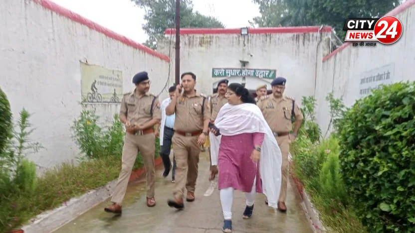 डीएम व एसपी ने जिला कारागार का किया निरीक्षण व्यवस्थाओं का लिया जायजा